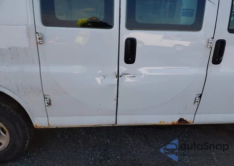 2017 Chevrolet Express 2500 Work Van from USA, damaged, VIN 1GCWGAFF1H1106941